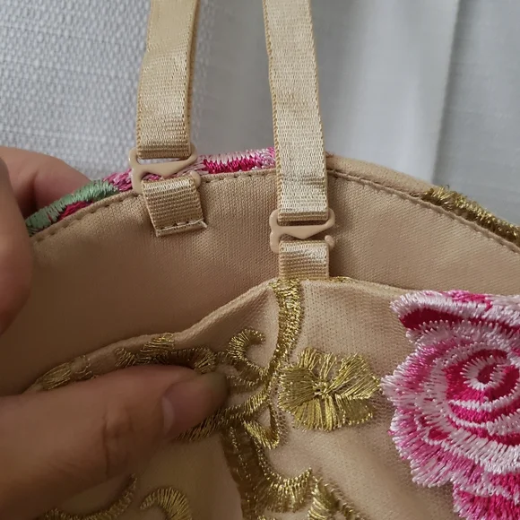 Medium Fashion Nova 2 Piece Set - Gold Lace With Pink Floral Print - Picture 6 of 11